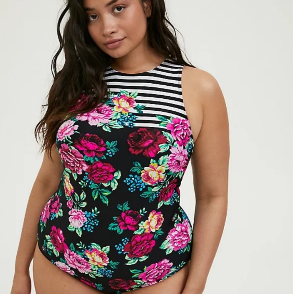 Torrid Black Floral & Stripe Wireless One-Piece Swimsuit in US Size 2X